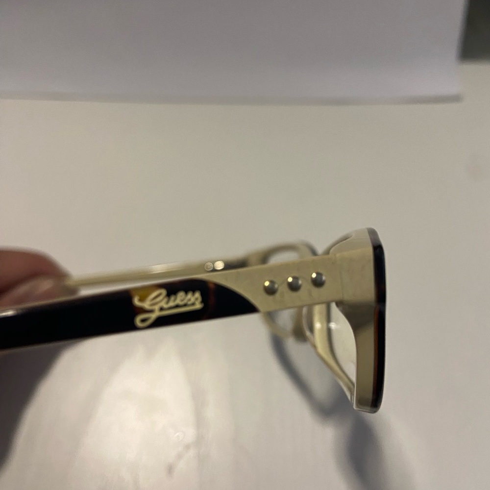 Guess Tortoise Shell And Cream Rectangular Frames… - image 2